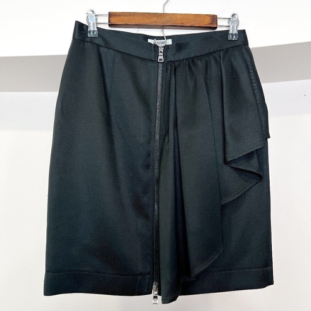 𝅺moschino Zip Front Mini Skirt with Ruffle Side Black Size 8